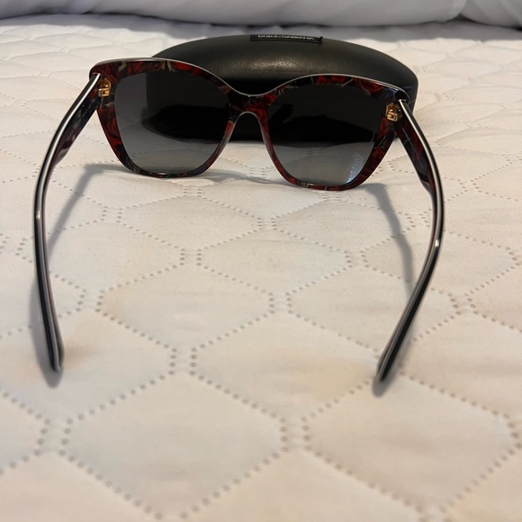Dolce & Gabbana Black Cat-Eye Sunglasses main image 10